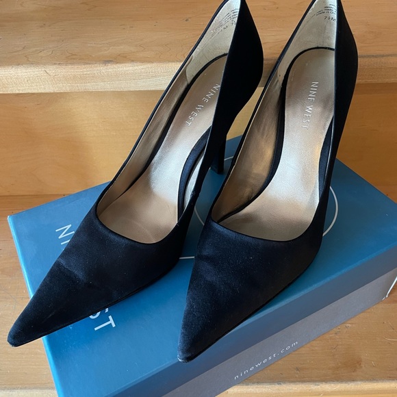 Nine West Black Satin Pumps - Picture 4 of 4